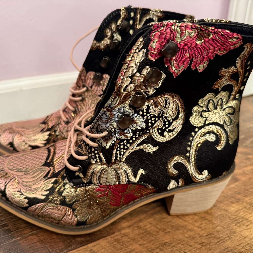 New multi color lace up ankle boots. Never worn size 9.